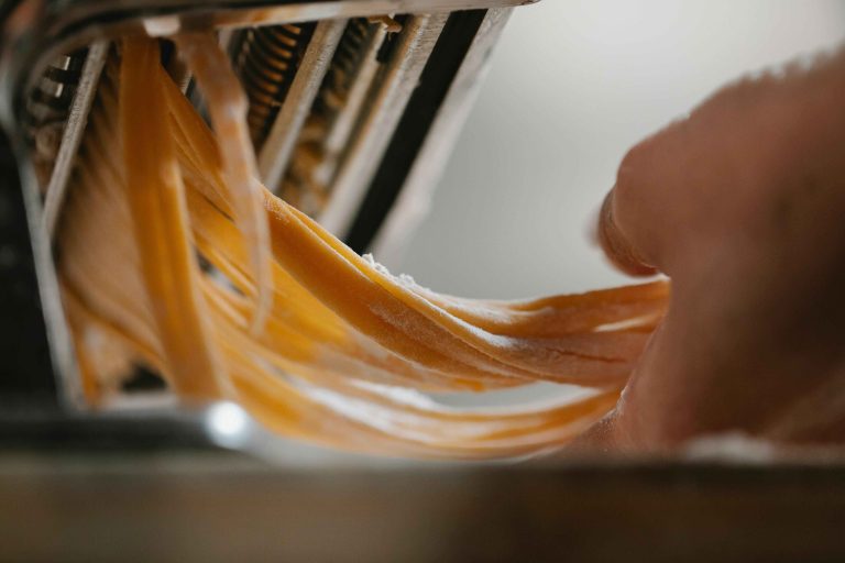 Pembuatan Pasta Menggunakan Pasta Machine